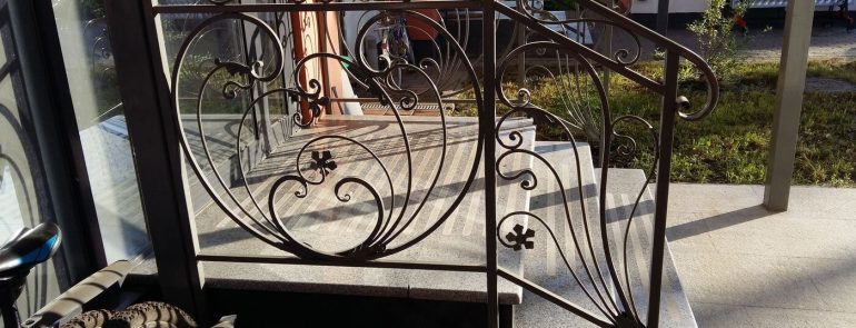 Крыльцо дома